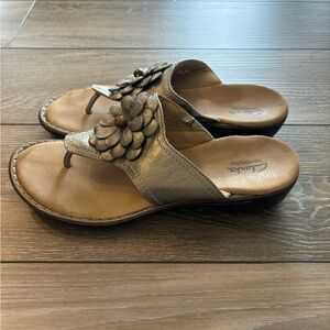 Clarks Gold Leather Thong Sandals